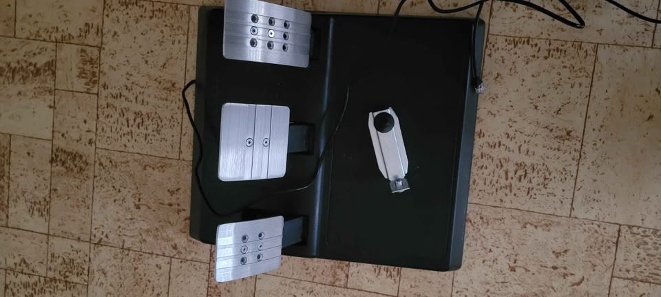 Thrustmaster T300 RS GT - 3