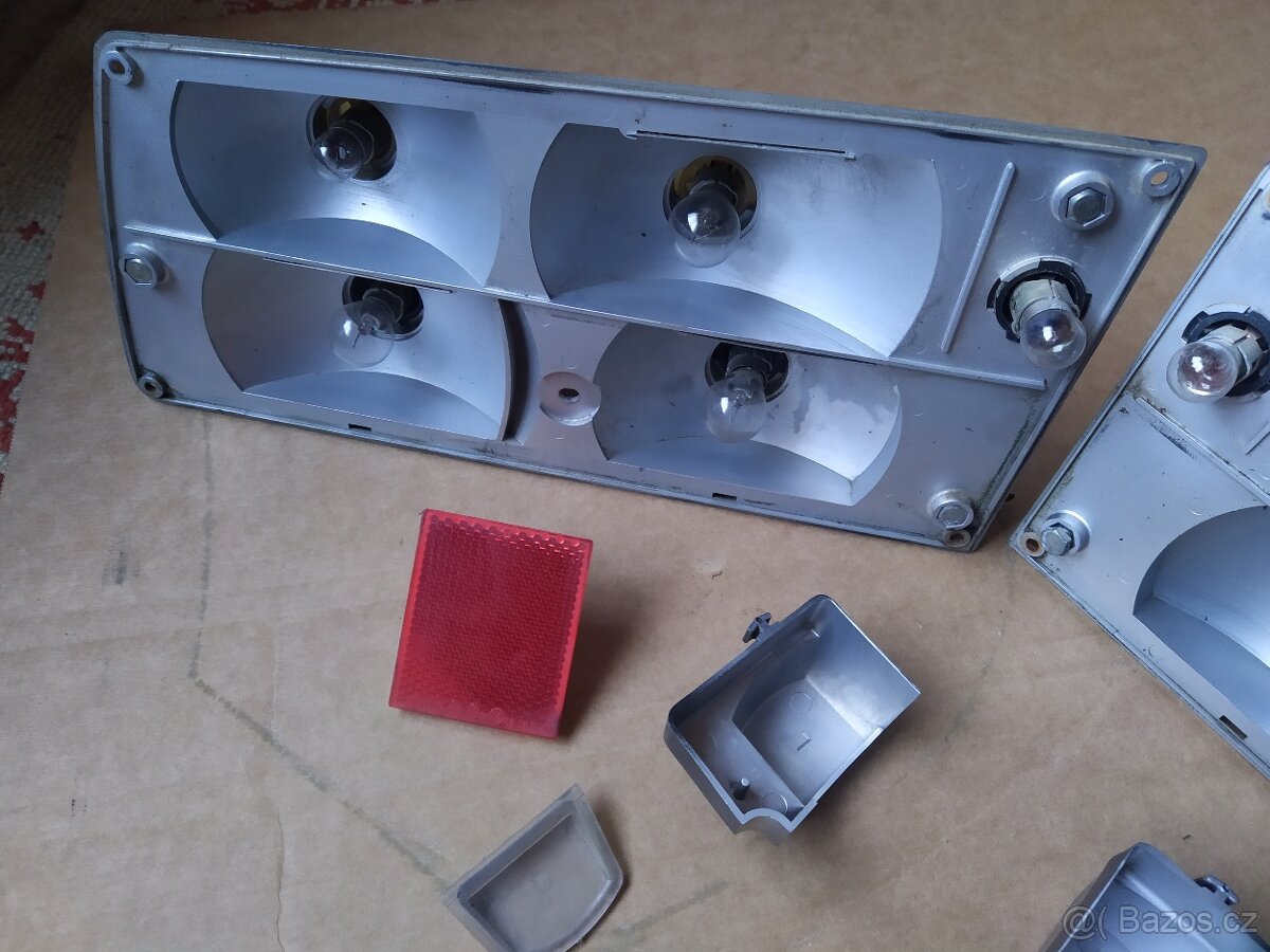 Spodky zadních světel Škoda - 3