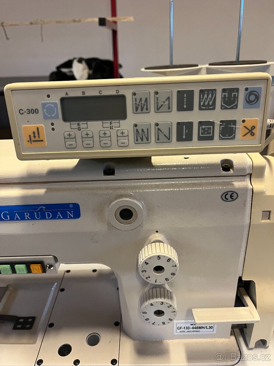 Průmyslový šicí stroj - 3