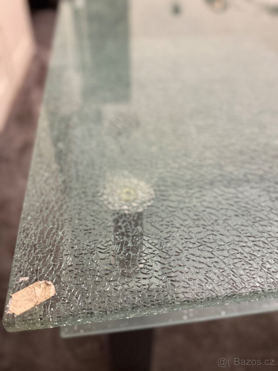 Skleněný konferenční stolek - 3