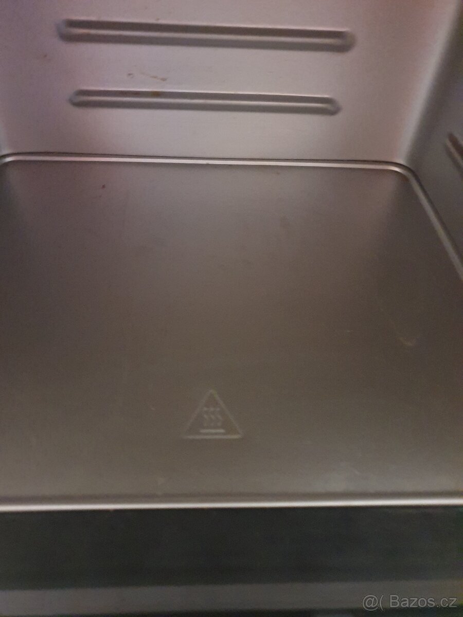 Horkovzdušná frítéza s otočným kosem - 3