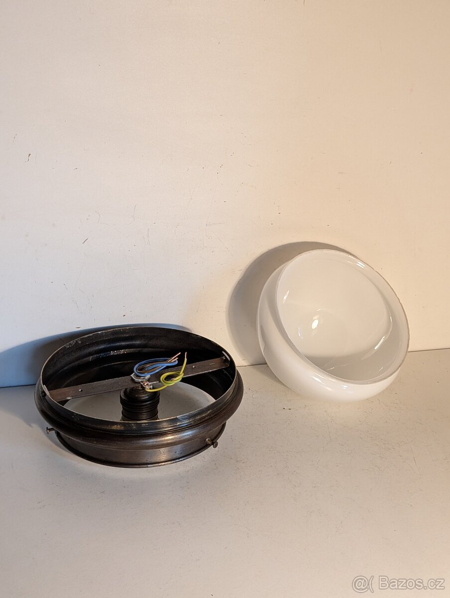 mosazný starý lustr stropnice lampa, bílé stínidlo - 3