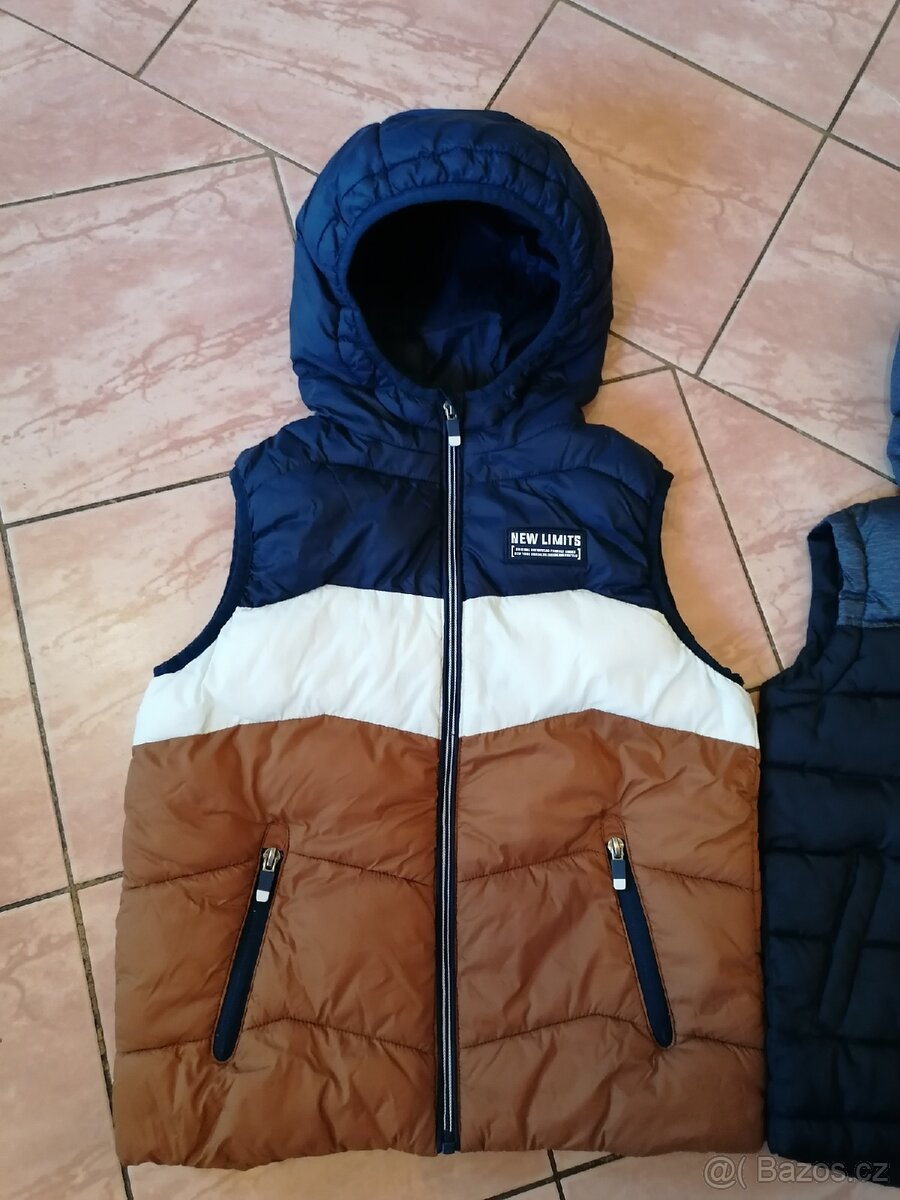 Chlapecké, zimní vesty vel. 116,134 zn. CaA - 3