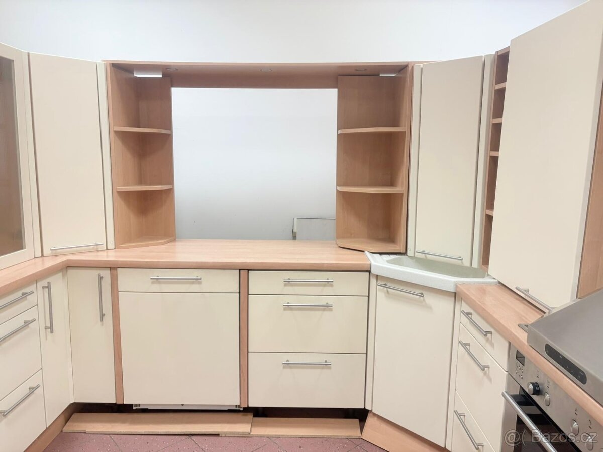 Velká kuchyňská linka včetně spotřebičů - 3