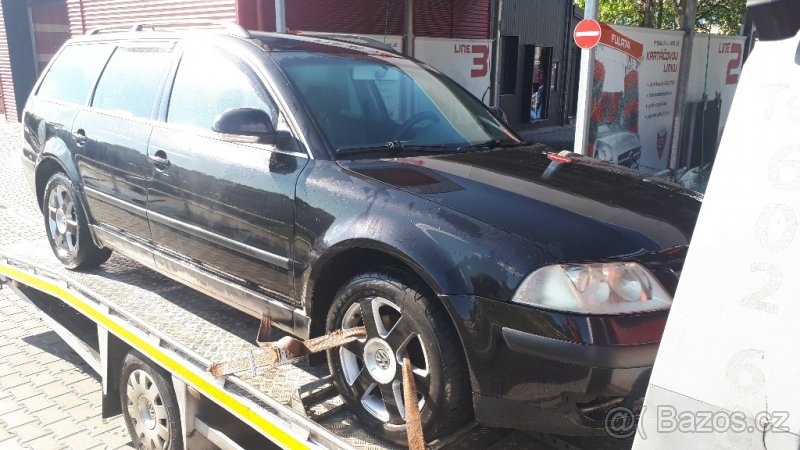 Černý krásný passat na dily - 3