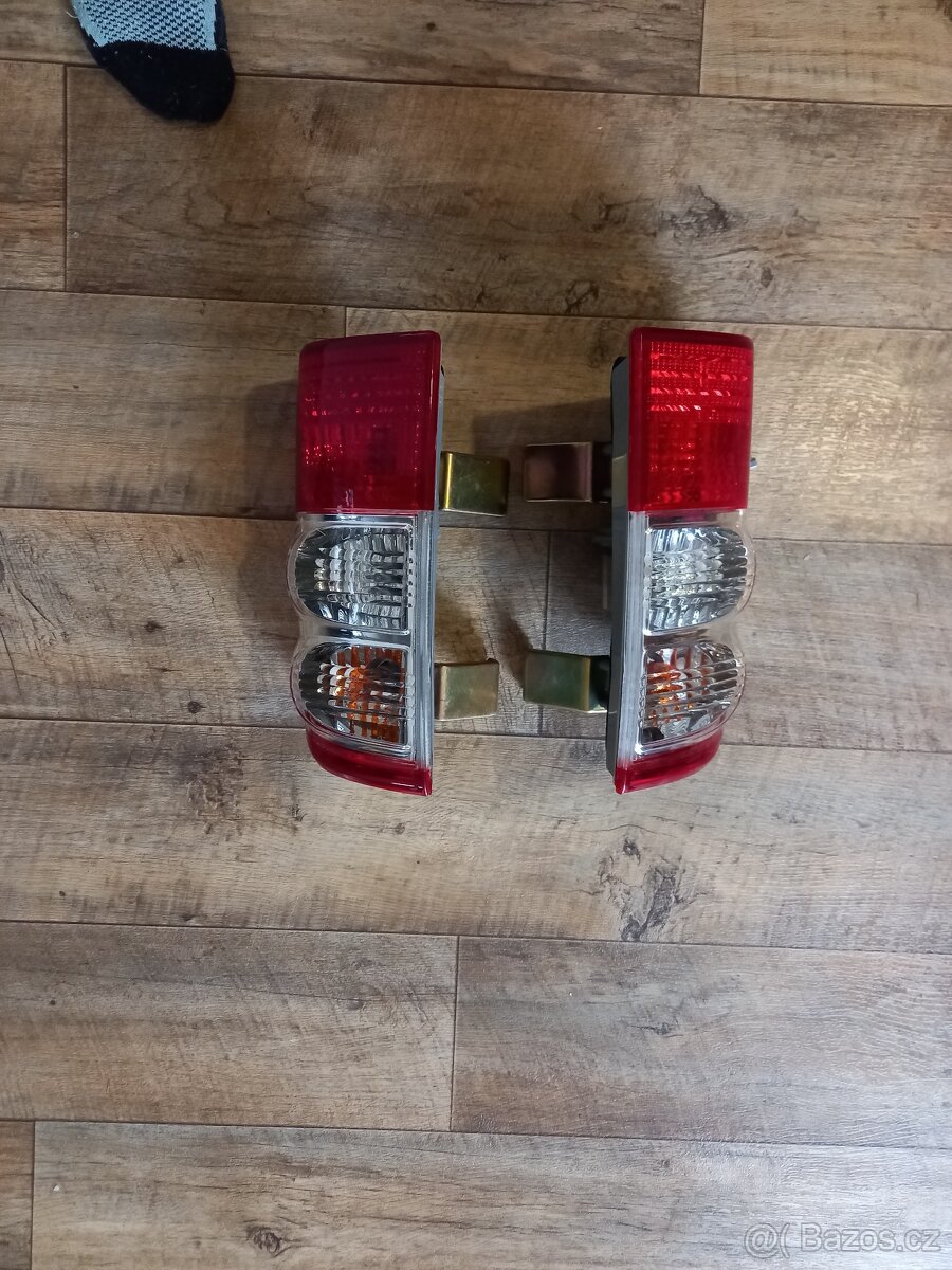 Světla Nissan Patrol Y61 - 3