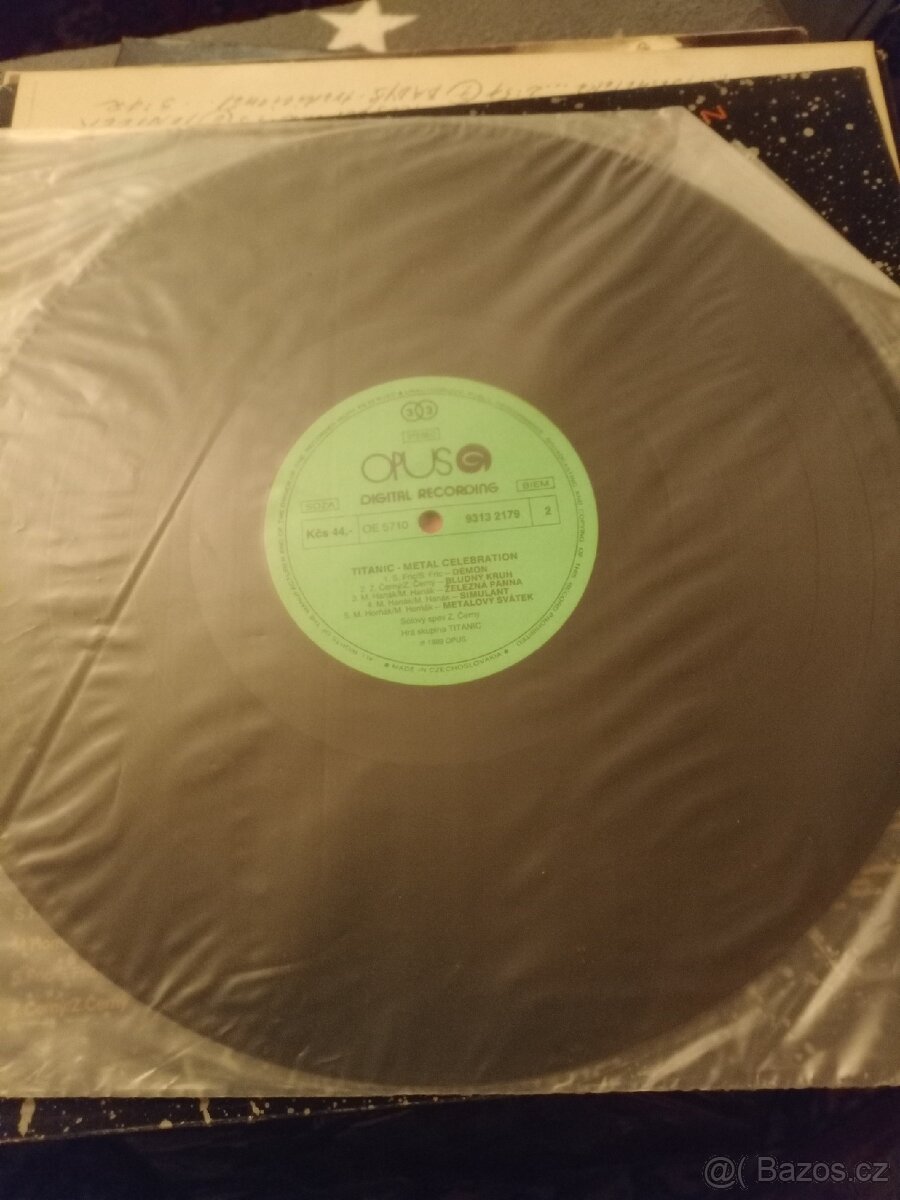 LP Titanic - Mega Celebration - 3