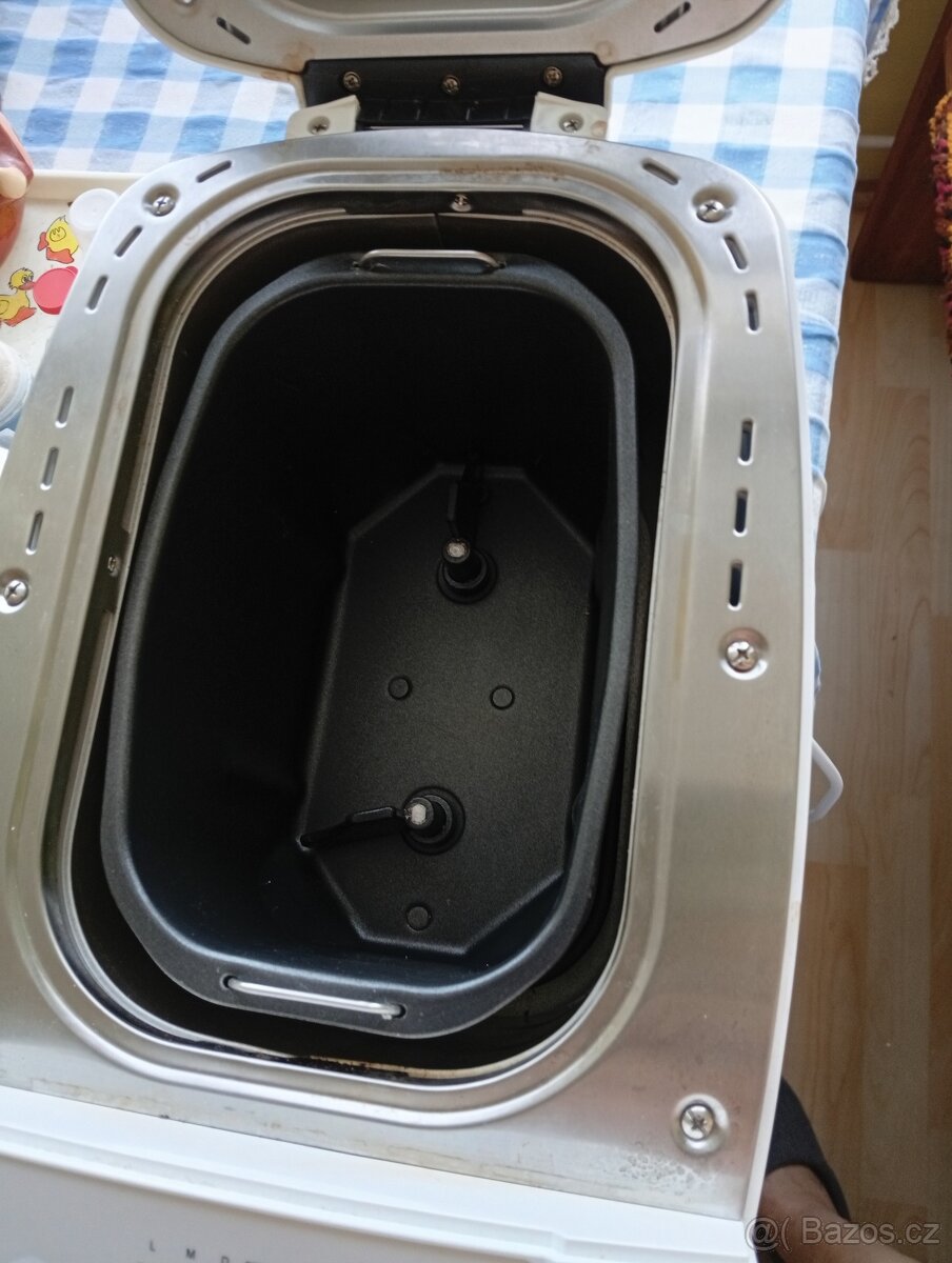 Prodám domácí pekárnu zn. Sencor - 3