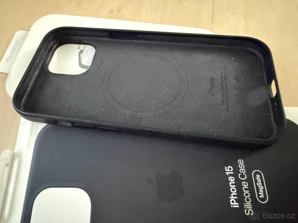 Apple silikonový kryt s MagSafe iPhone 15 - 3