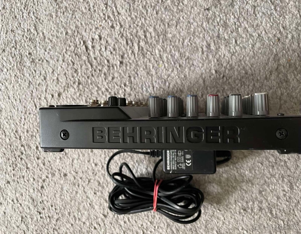 Behringer XENYX Q802USB - 3