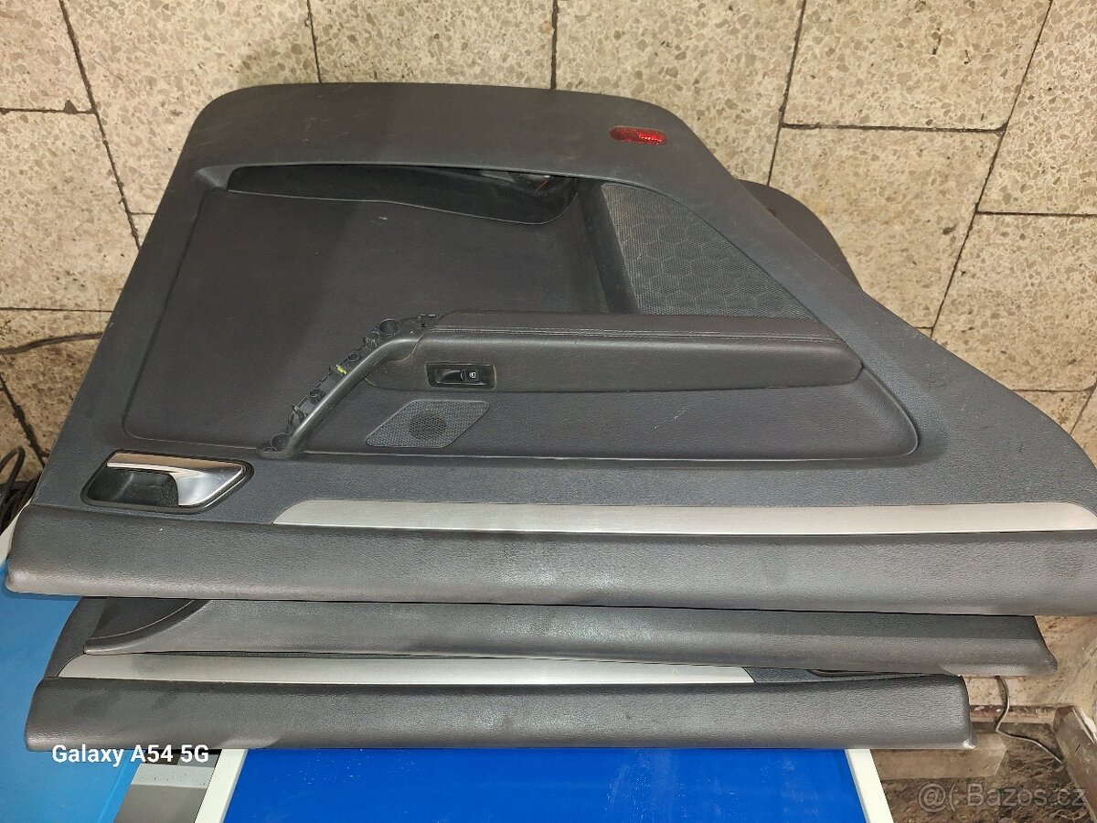 Volkswagen Touran 1T2 Kožené tapce - 3