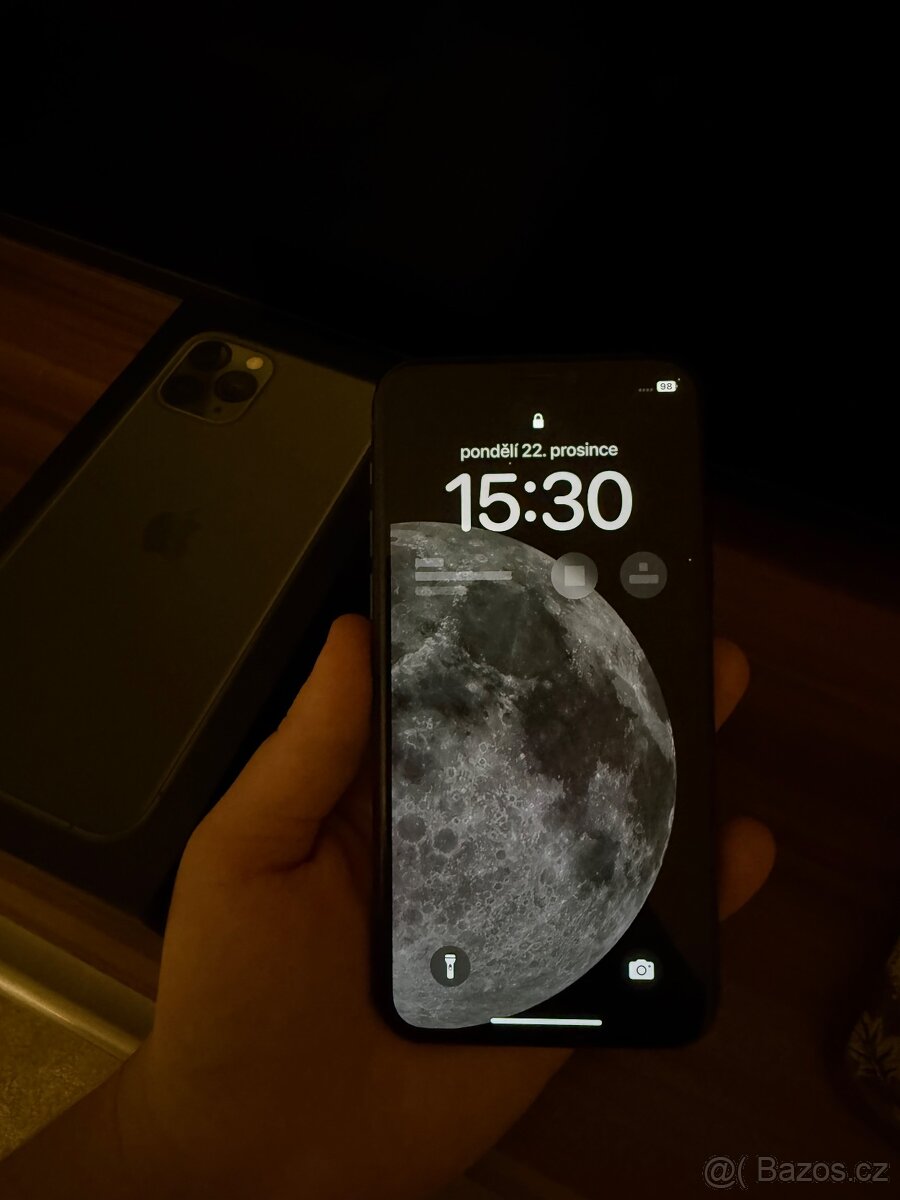 Nabízím Apple iPhone 11 Pro elegantní barvě Midnight Green n - 3