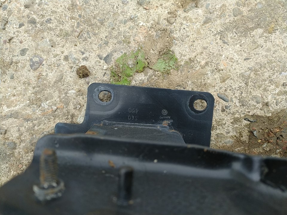 VW Passat B8 výztuha zadního nárazníku - 3