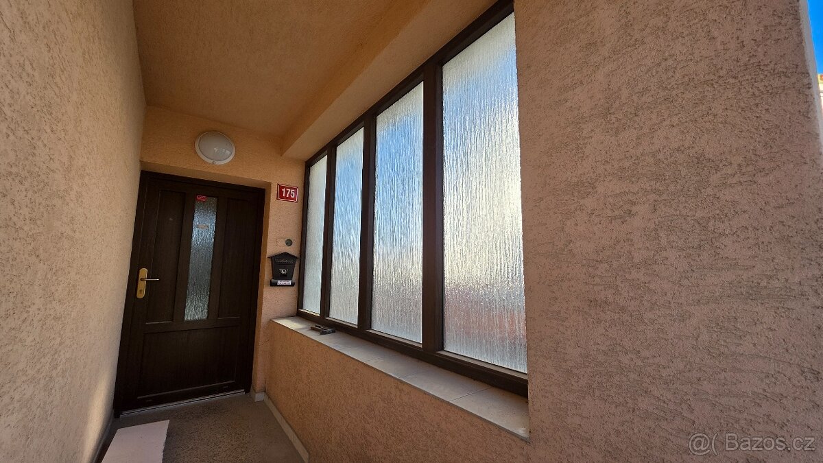 Prosklená stěna, plastová - 3