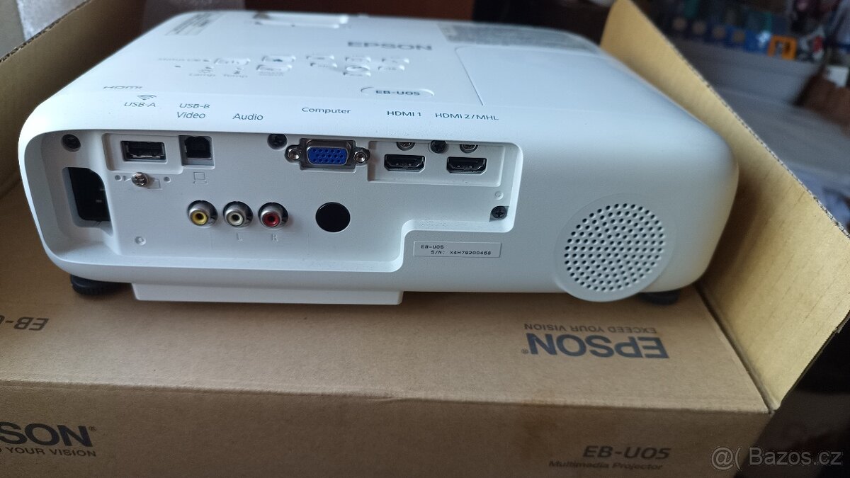 Epson EB-U05 - 3