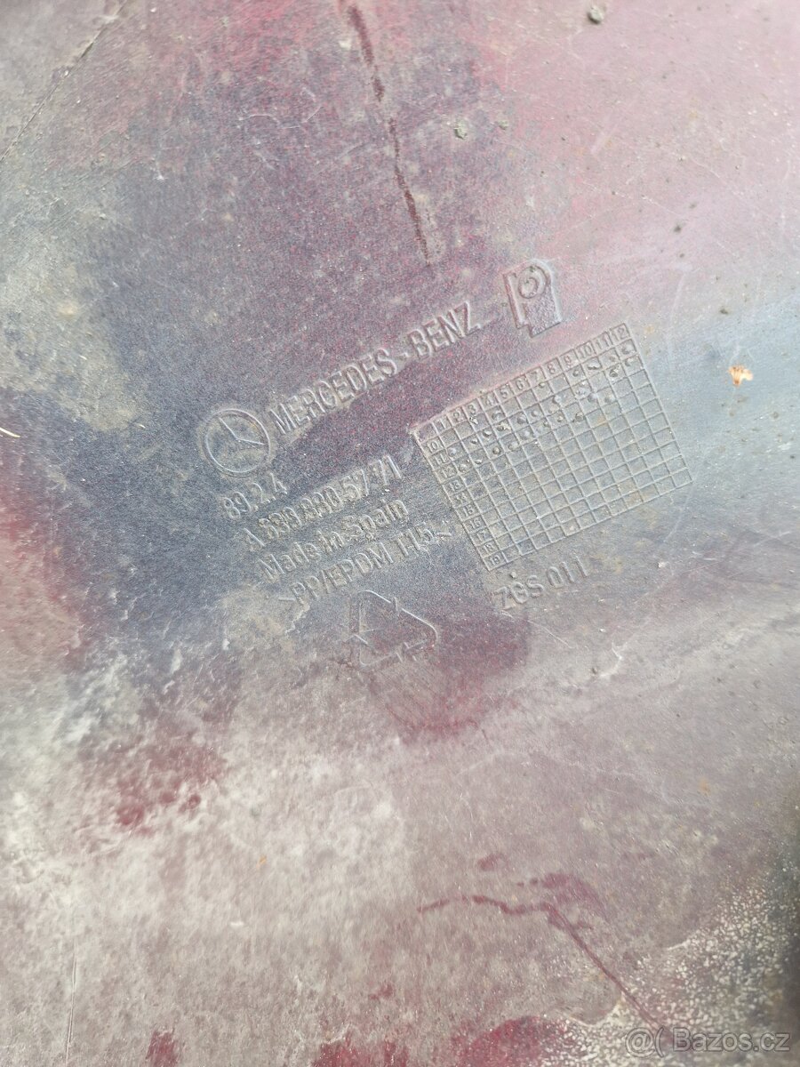 Zadny lavy roh naraznik Mercedes Vito W639 - 3