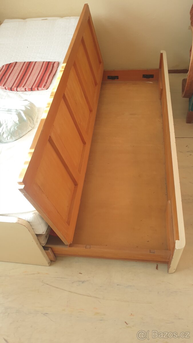 Rozkladací masivní dřevěná postel - 3