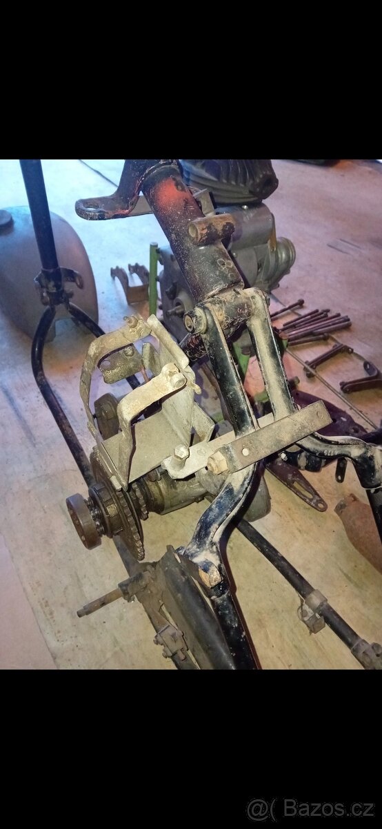 ROYAL ENFIELD 350 - Díly na prodej. - 3