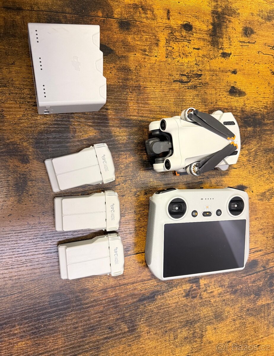 Dron DJI Mini 3 Pro + DJI RC Fly More Combo - 3