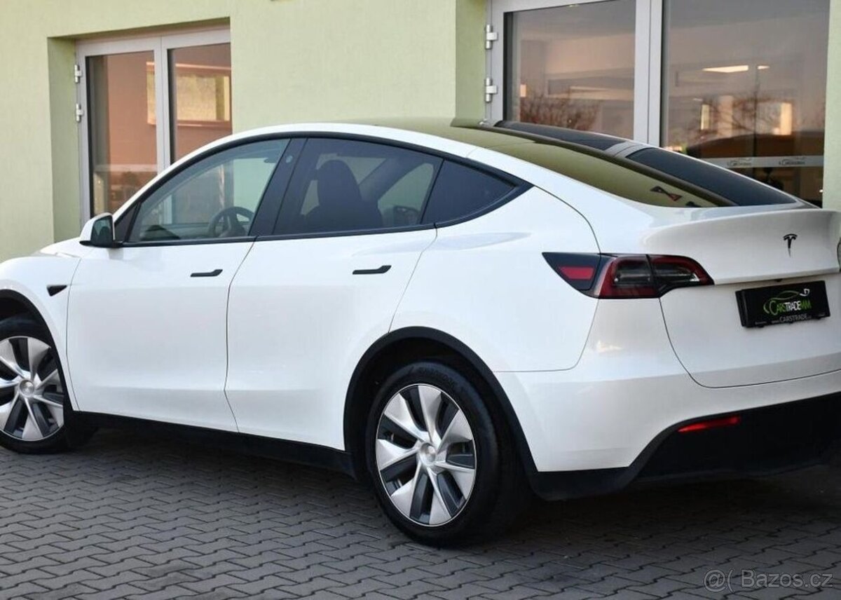 Tesla Model Y RWD PANO 35tis.KM 97%SoH - 3