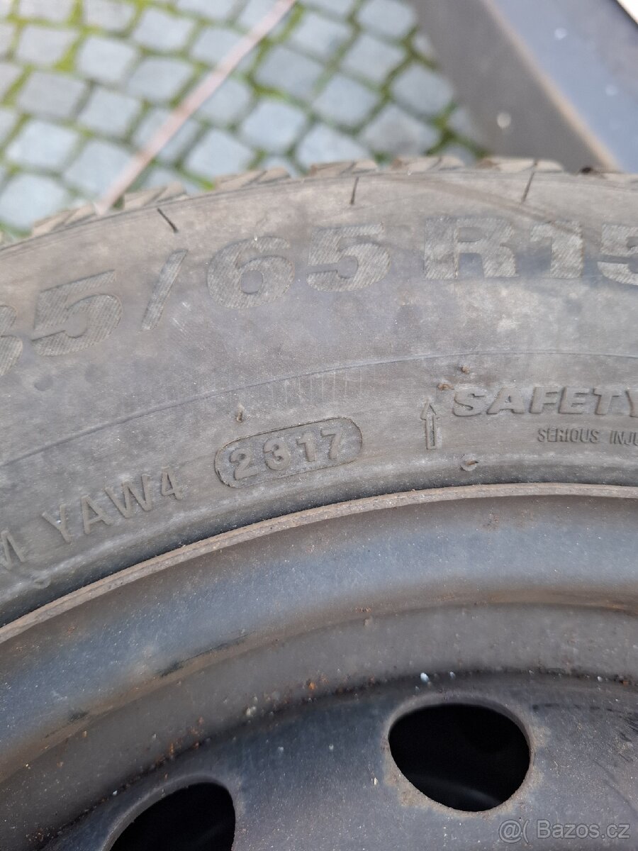 Pneu 185/65r15 - 3