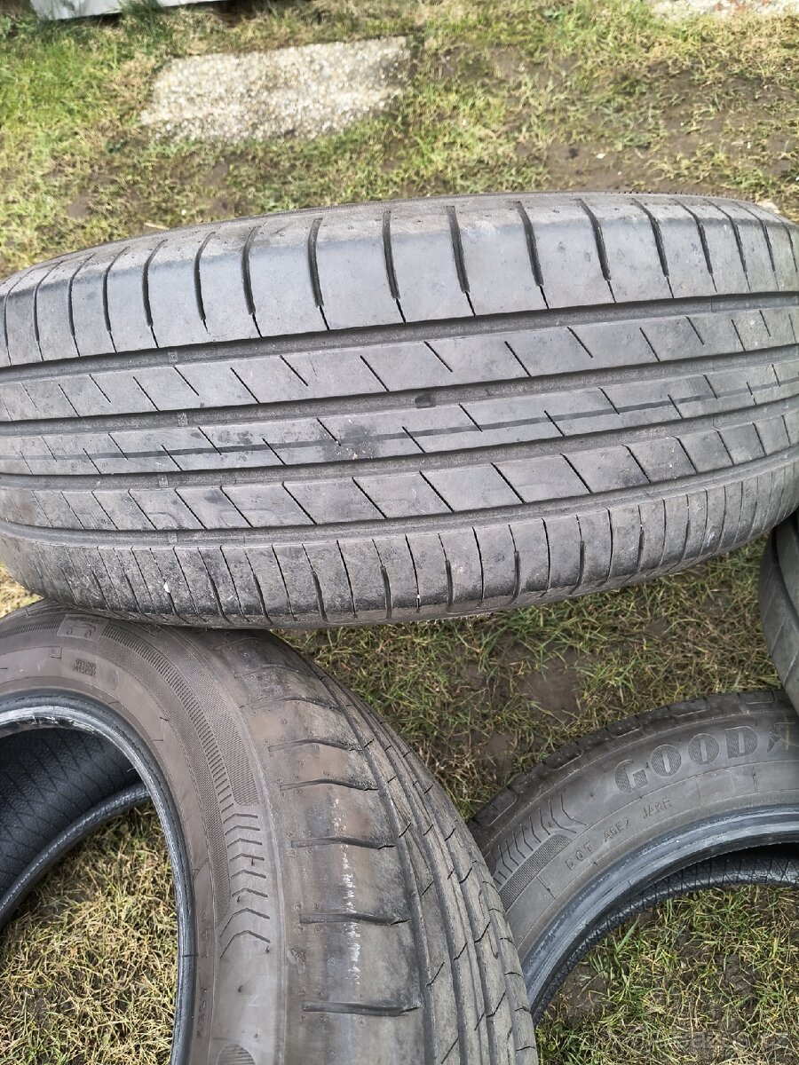 215/55/18 letní - 3