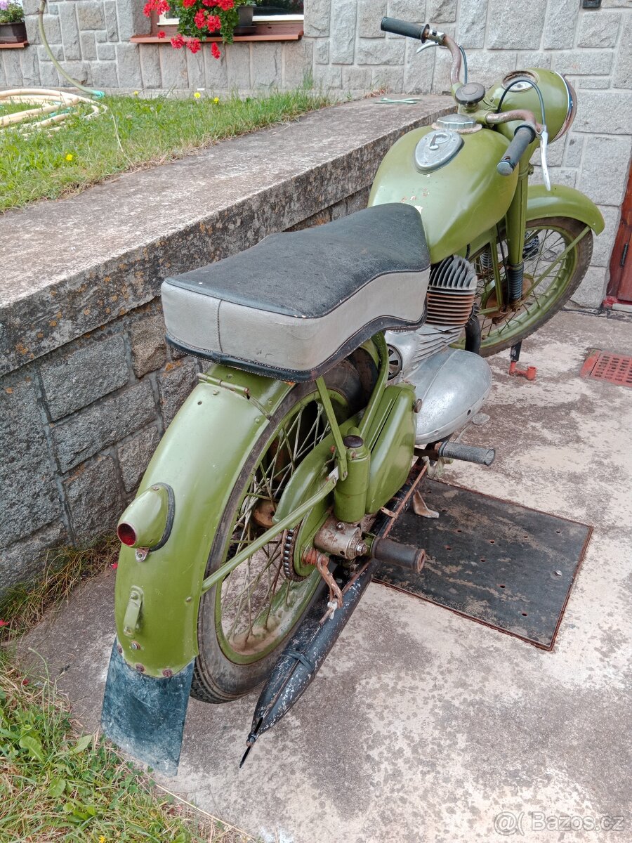 Jawa 350 pérák - 3