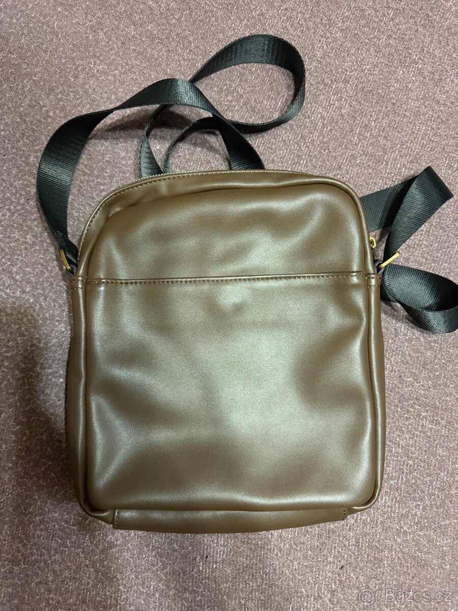 Panská taška guess. - 3