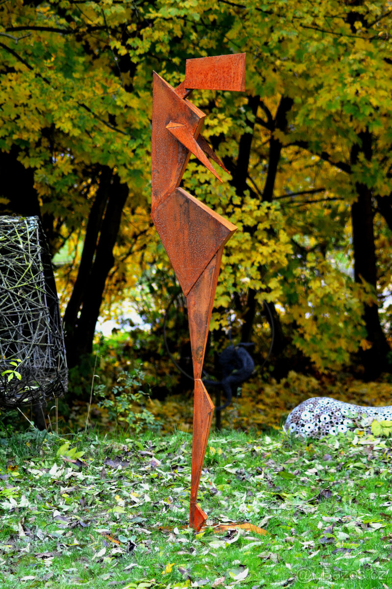 Dáma v sukni - 3