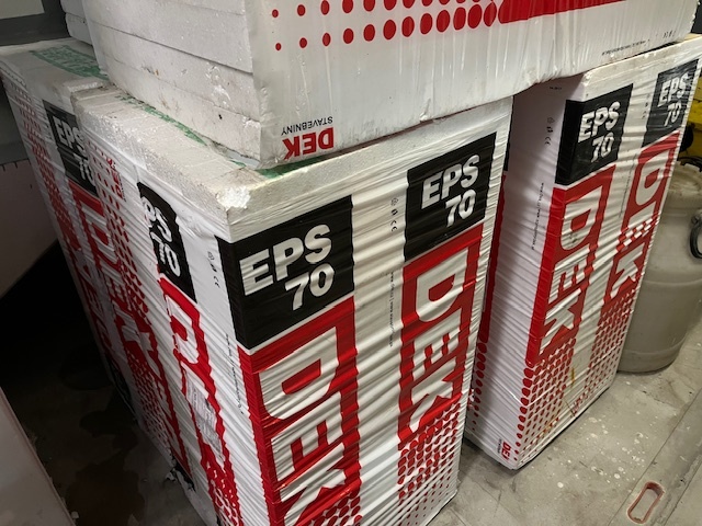 polystyreny, bitumenové desky, bílé cihly - 3