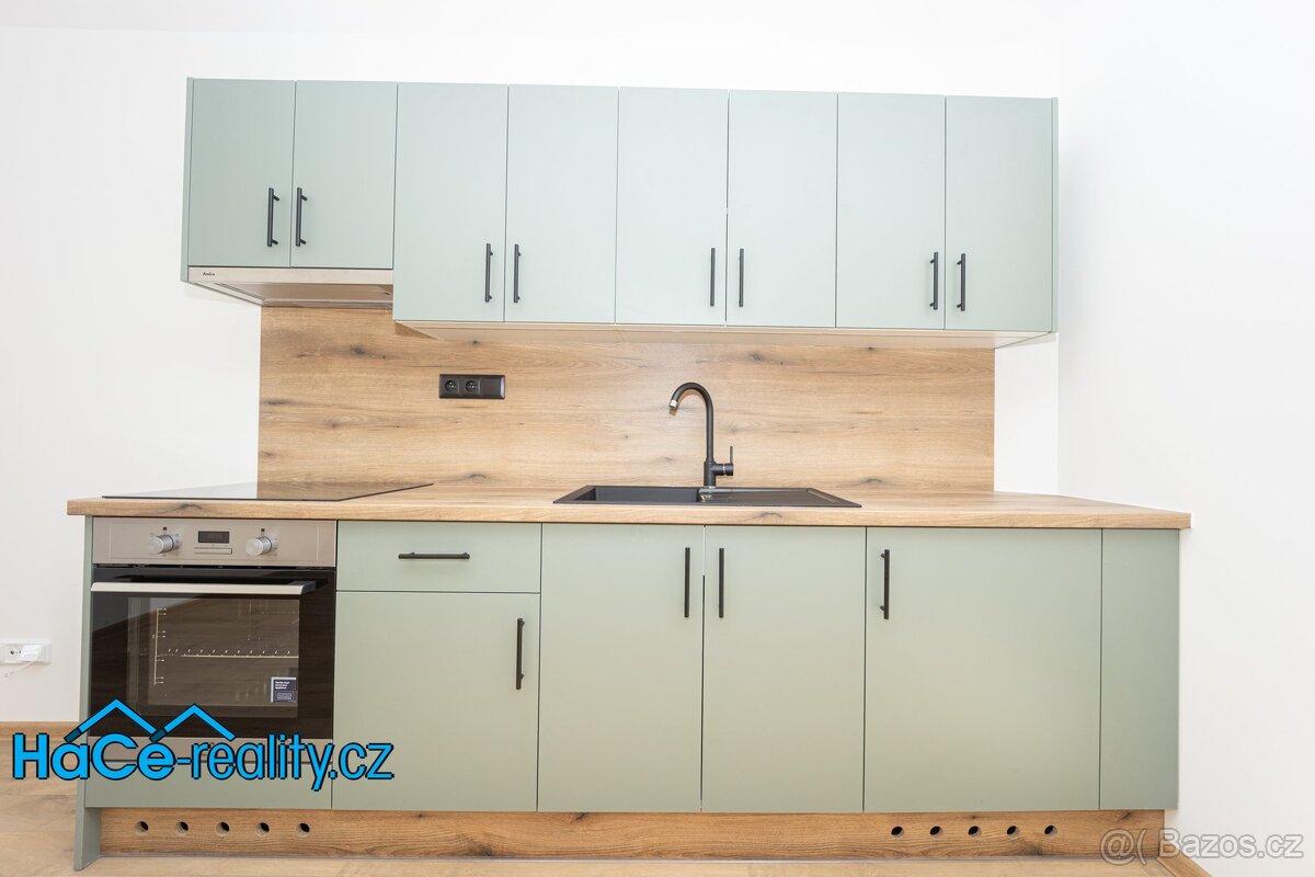 Pronájem bytu 1+kk 35 m², Kvasiny, ev.č. 00132 - 3