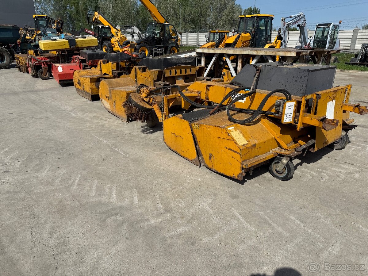 Zametacia kefa na traktor bager - 3