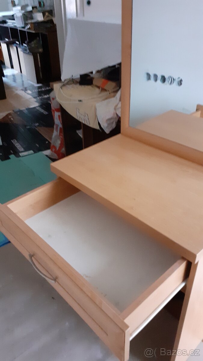 Toaletní stolek - 3