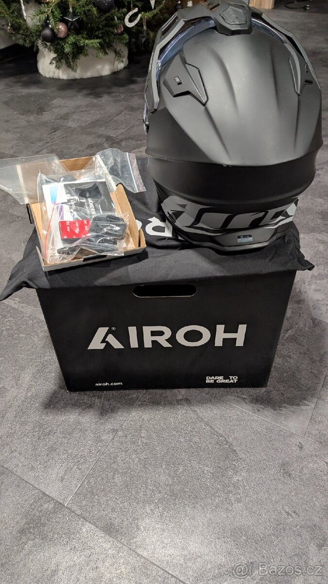 Airoh commander 2 mat black vel. M - 3