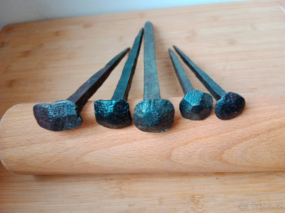 Starobylé repasované hřeby 21-29 cm 5 kusů - 3