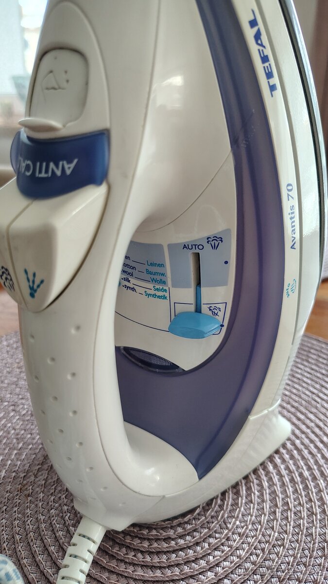 Napařovací žehlička Tefal Avantis 70 - 3