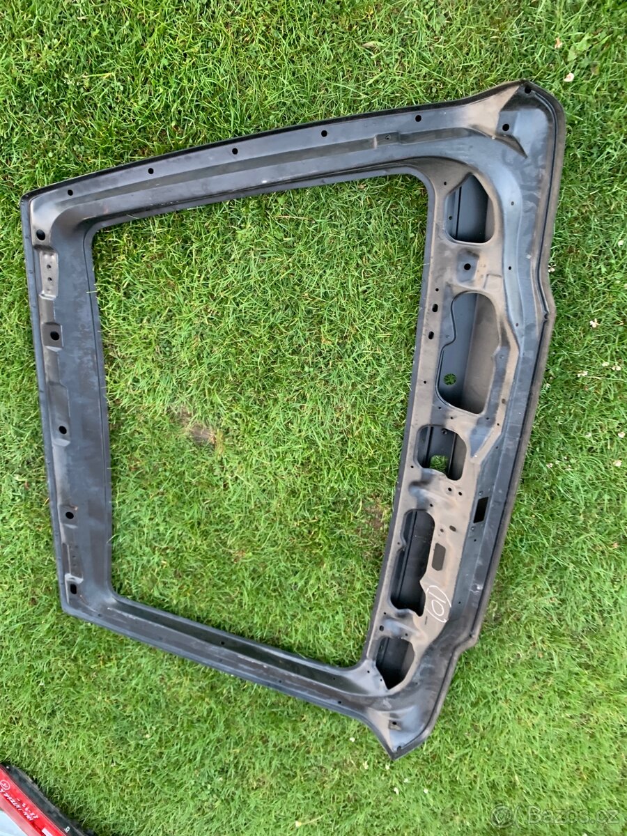 Mazda 323 BF origo nový kufr - 3