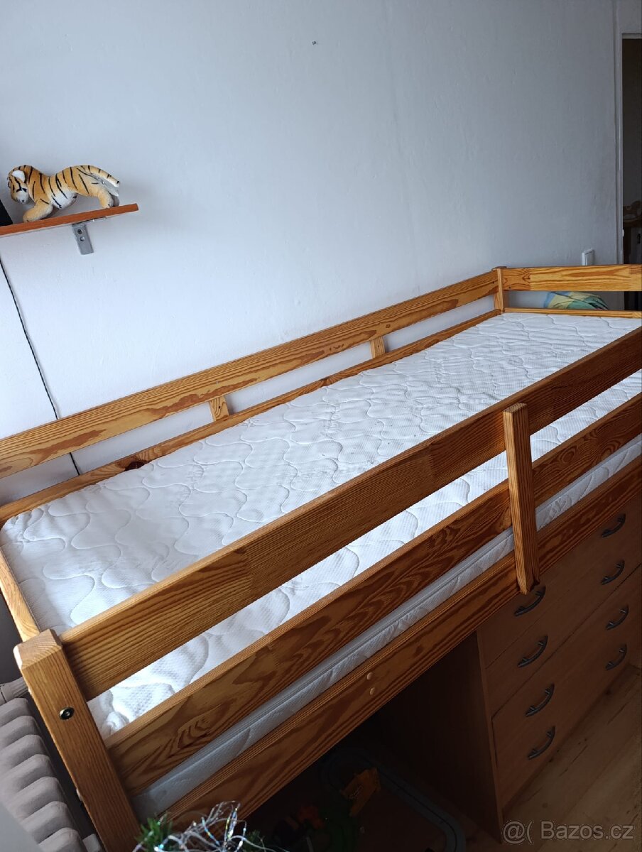 Prodám dětskou patrovou postel masív - 3