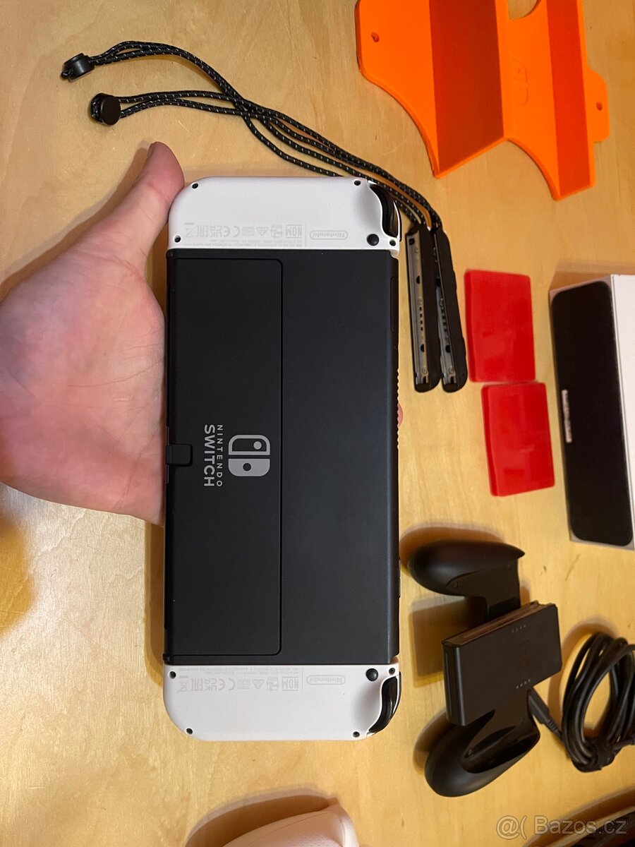 Nintendo Switch oled/knihovna her/přislušenství - 3