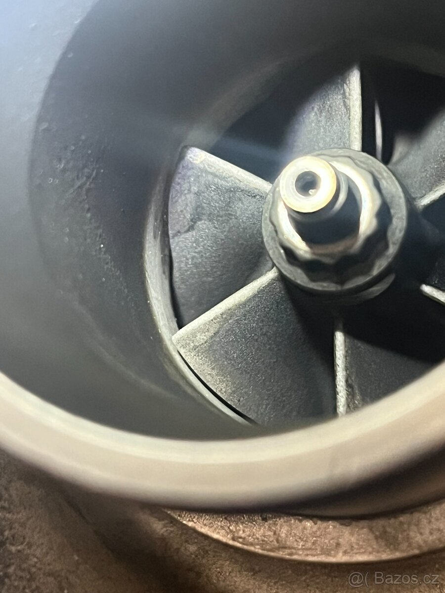 Turbodmychadlo TOYOTA Rav4 2.0 D4D - 3