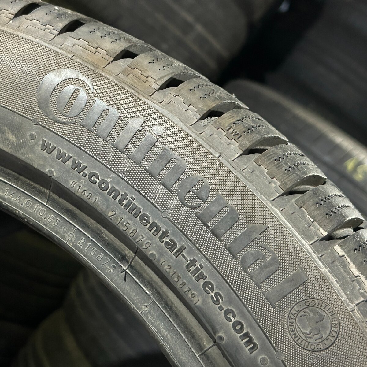 Zimní pneu 235/45 R18 98V Continental 7,5mm - 3