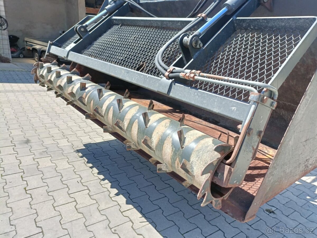 2016 Nakládací lžíce s frézou MX pro Manitou - 3