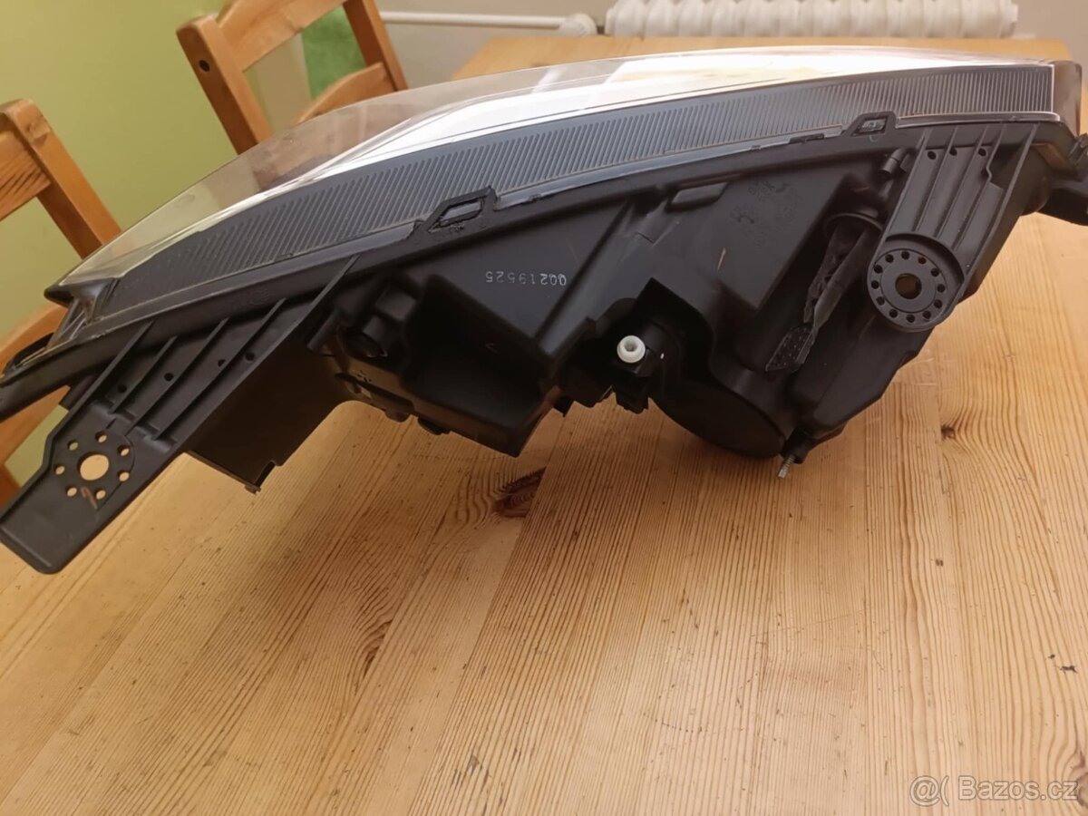 Levé přední světlo - nové - 3