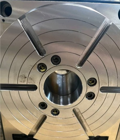 Obráběcí centra - vertikální HRT 310 - 3