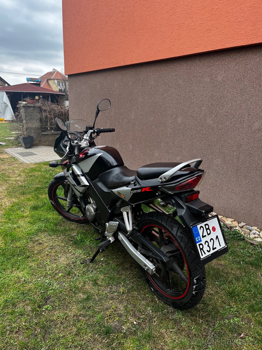 Honda CBR125R - 3