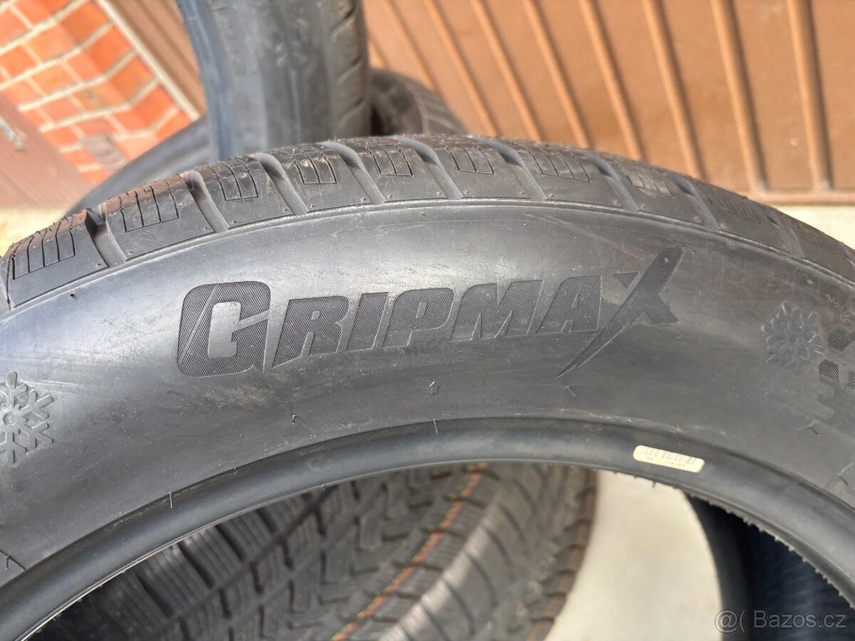 275/50 R21 Mercedes GLS Range Rover zimní Gripmax
