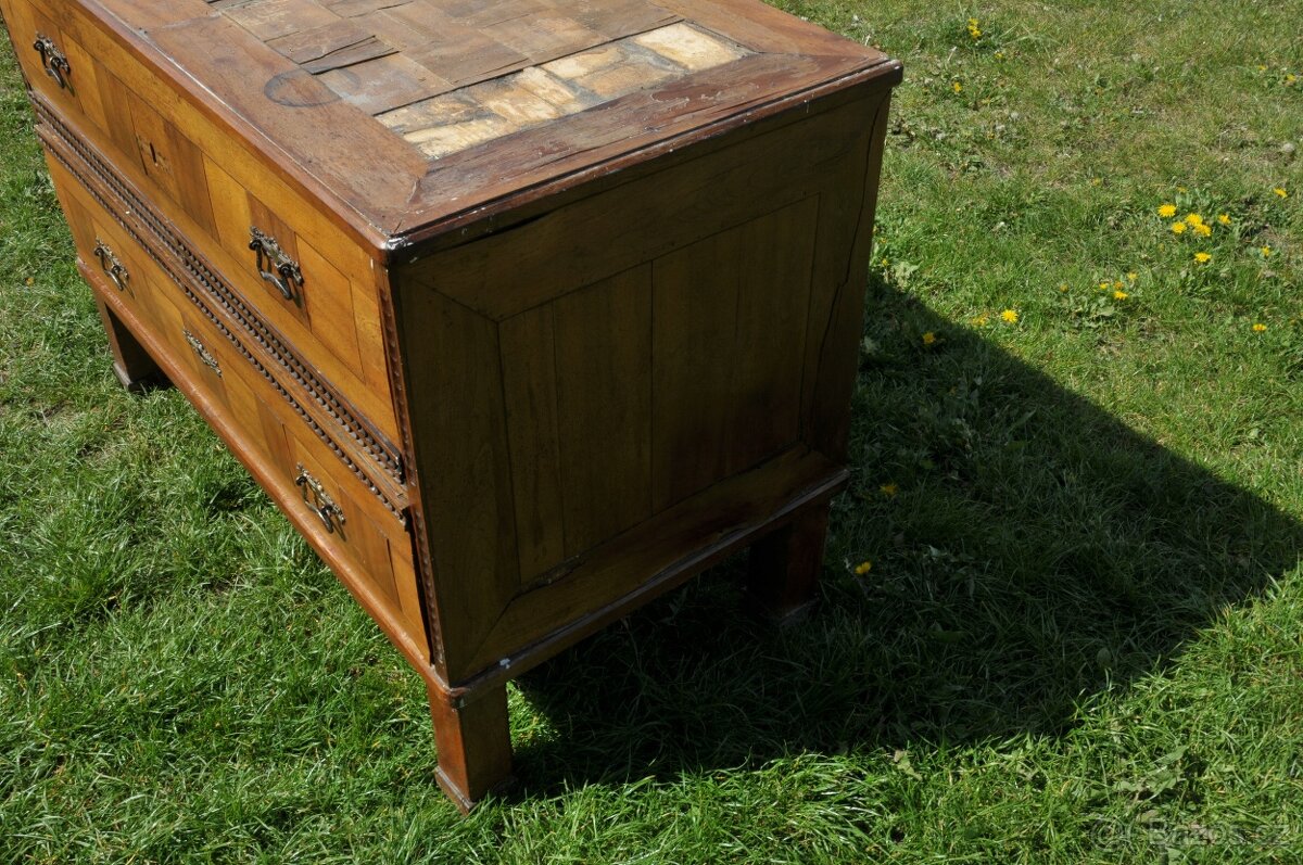Starožitná šuplíková komoda Biedemeier - 3