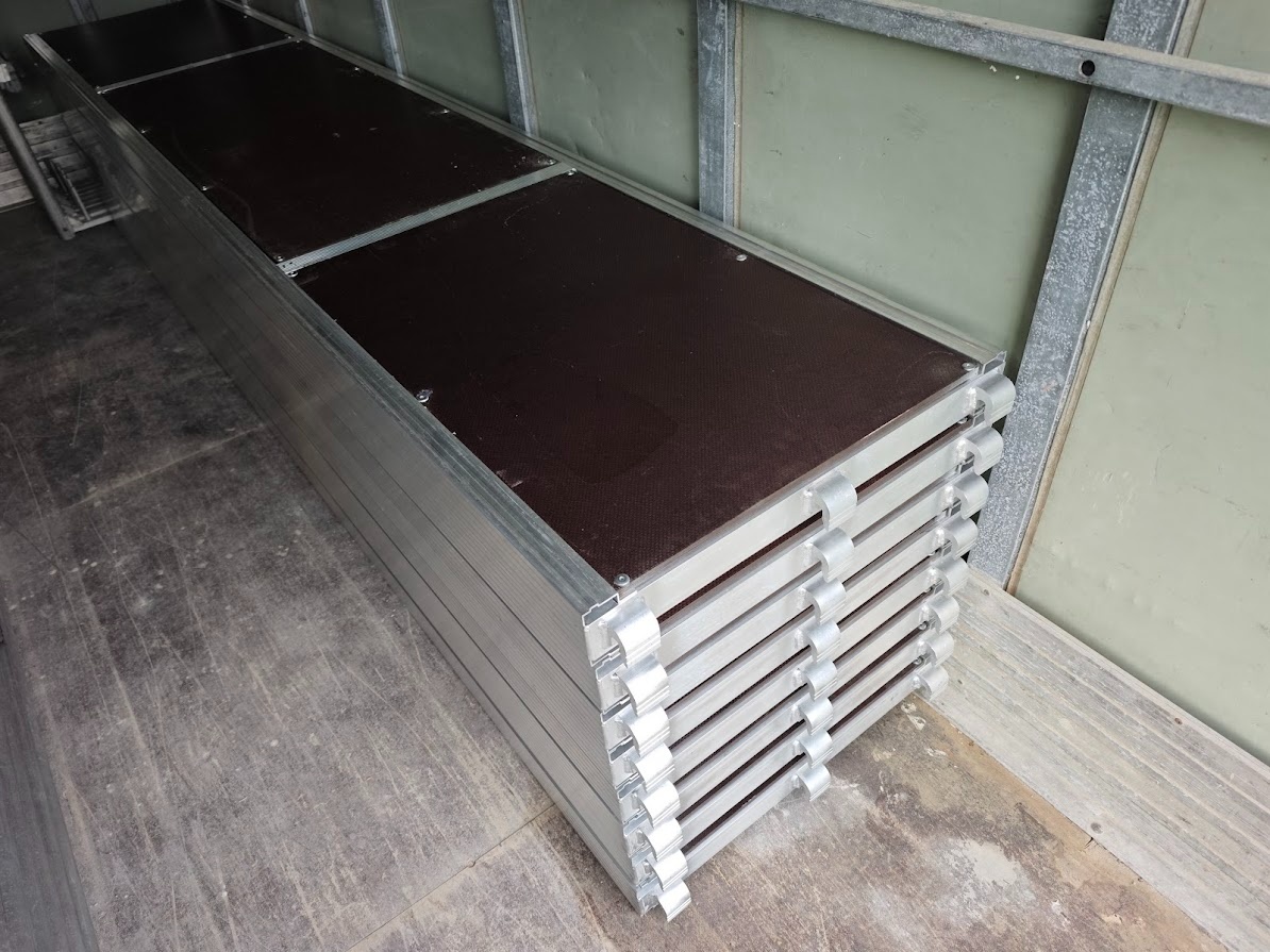 Prodám lešení Layher blitz 73 HLINÍKOVÉ 100m2 (Alfix) - 3