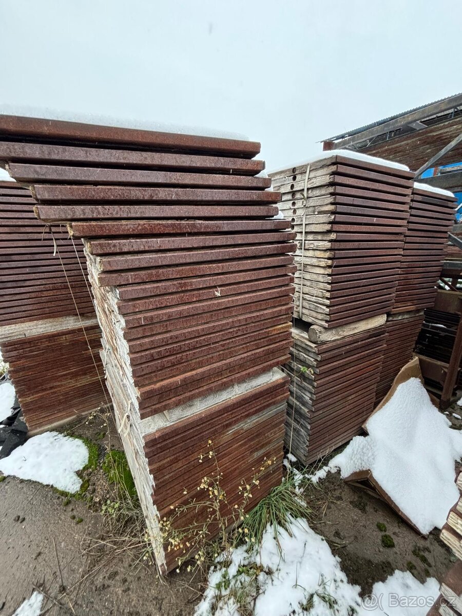 Dřevěné bednění – bednicí desky / šalovací panely (větší mno - 3