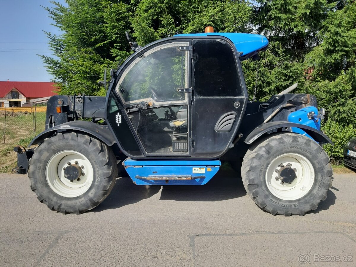 Teleskopický manipulátor New Holland LM 5060 - 3